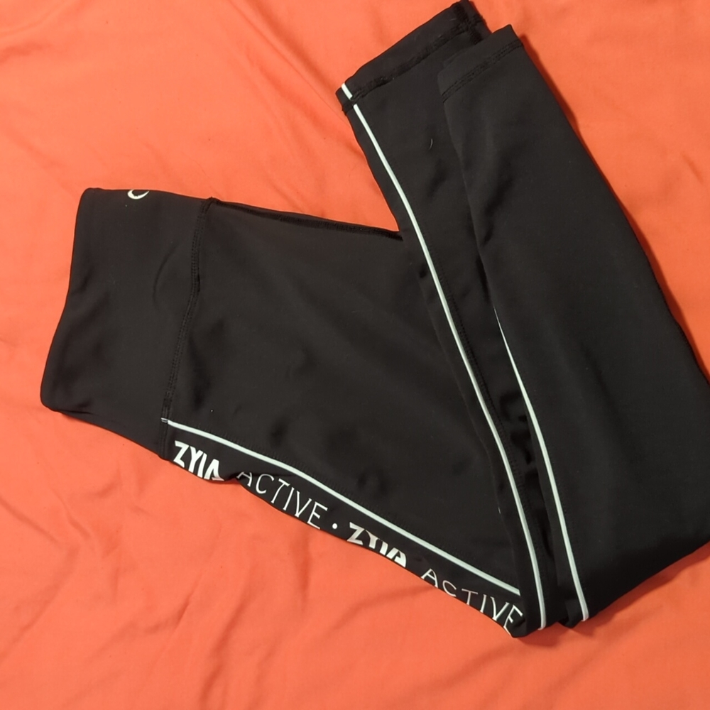 Zyia Active striped leggings